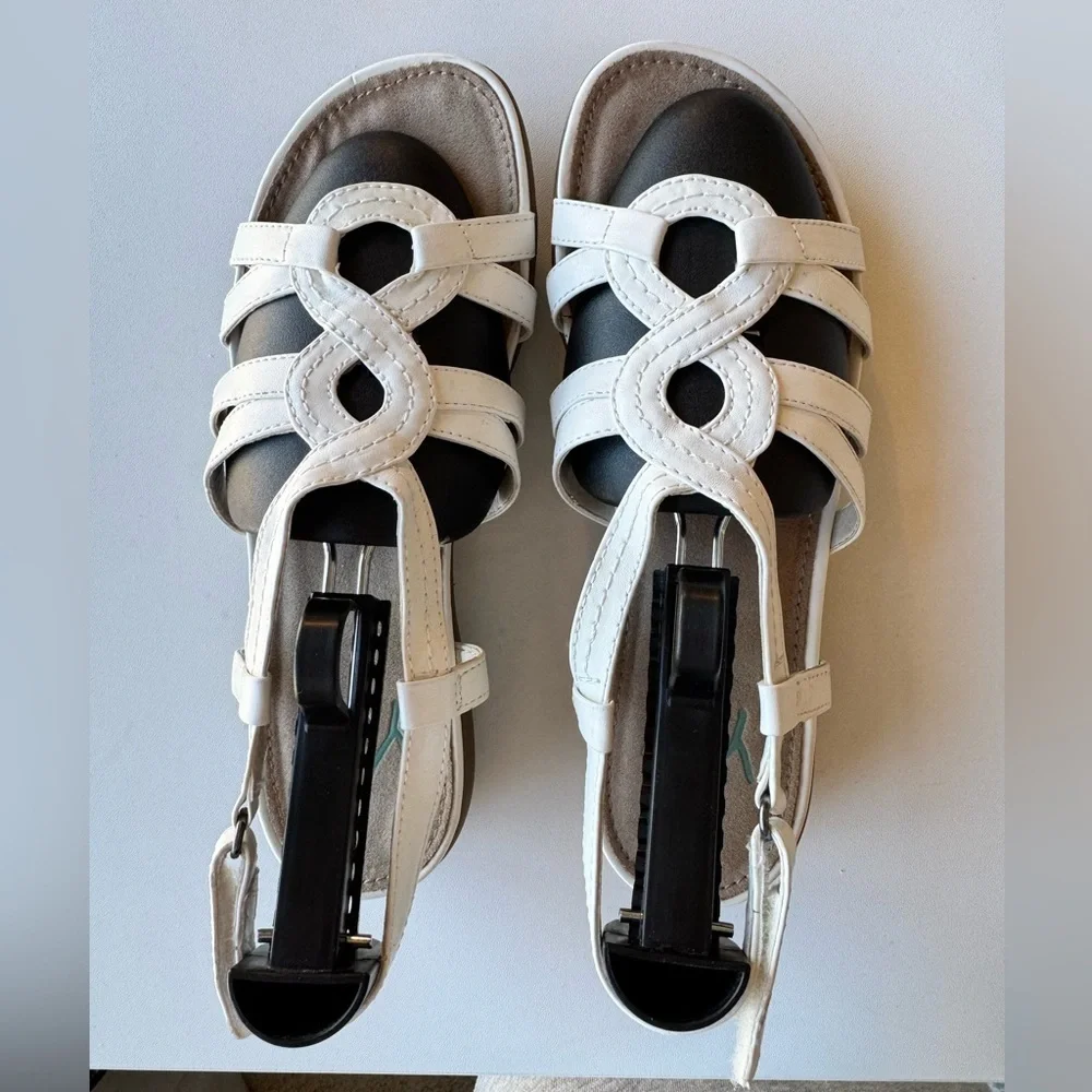 Yuu Women's Strappy Sandals